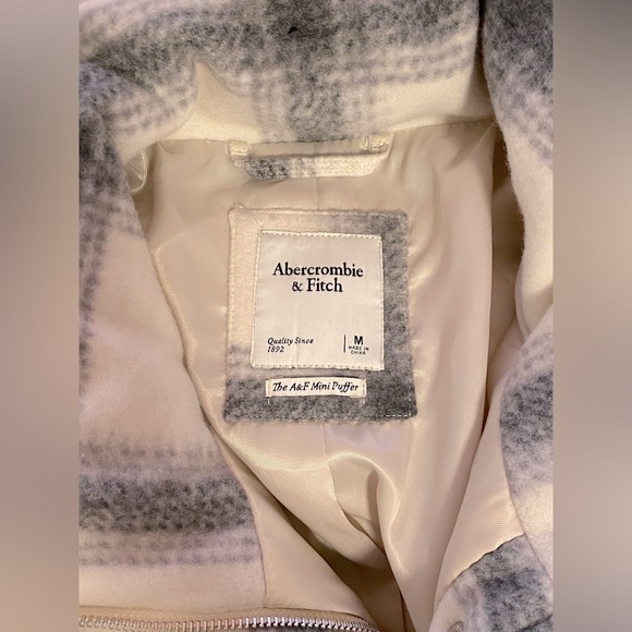 Abercrombie and Fitch ‘A&F Wool-Blend Mini Puffer in Cream Plaid’ Medium (M) - Picture 5 of 6